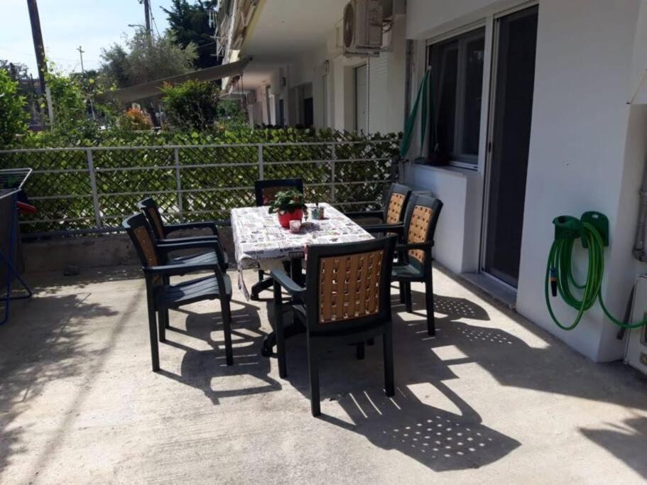 Renovated Apartment With Garden And Parking Space Peraía Buitenkant foto